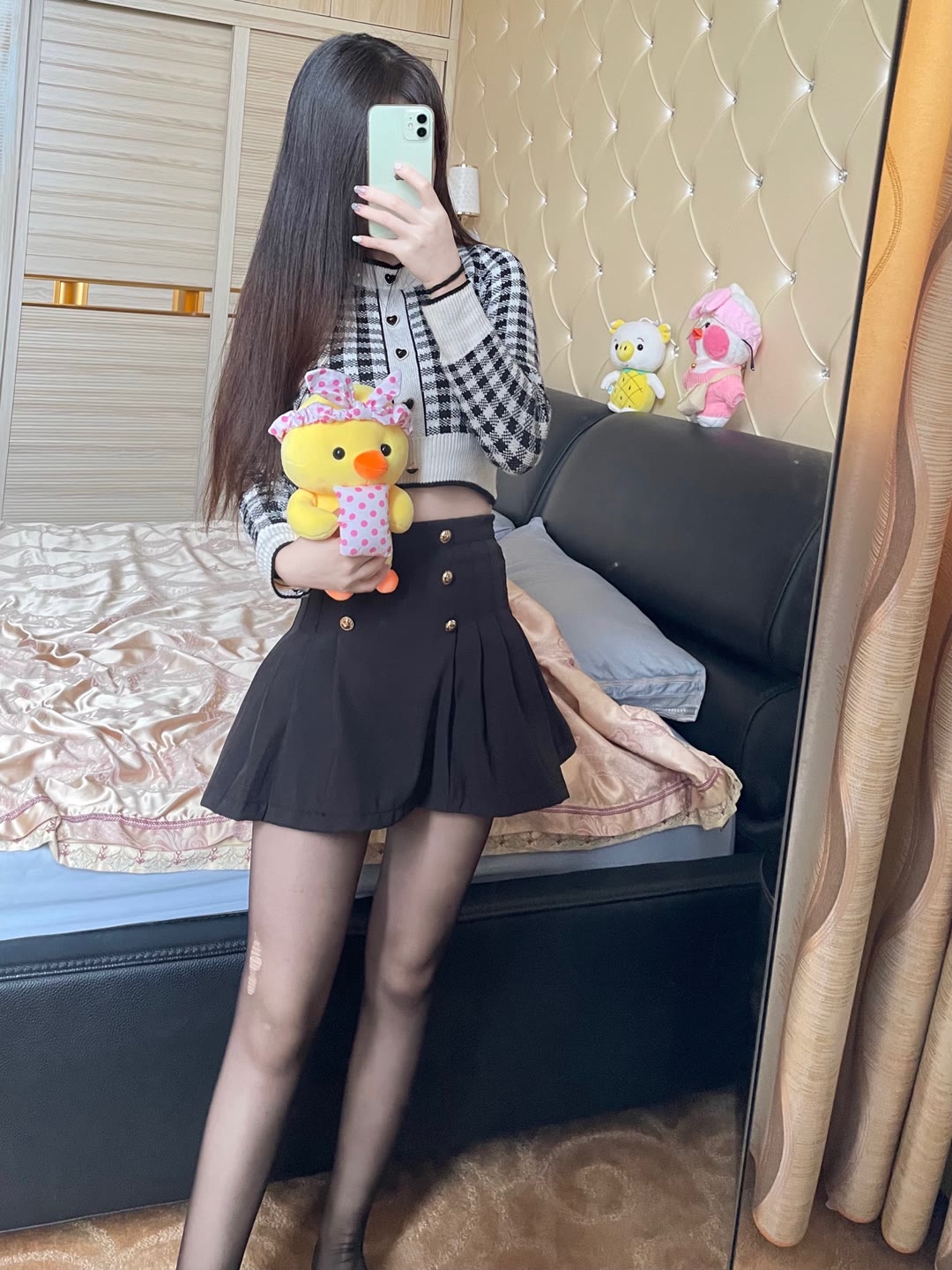 超短裙的大长腿破洞黑丝小姐姐喜欢吗插图3