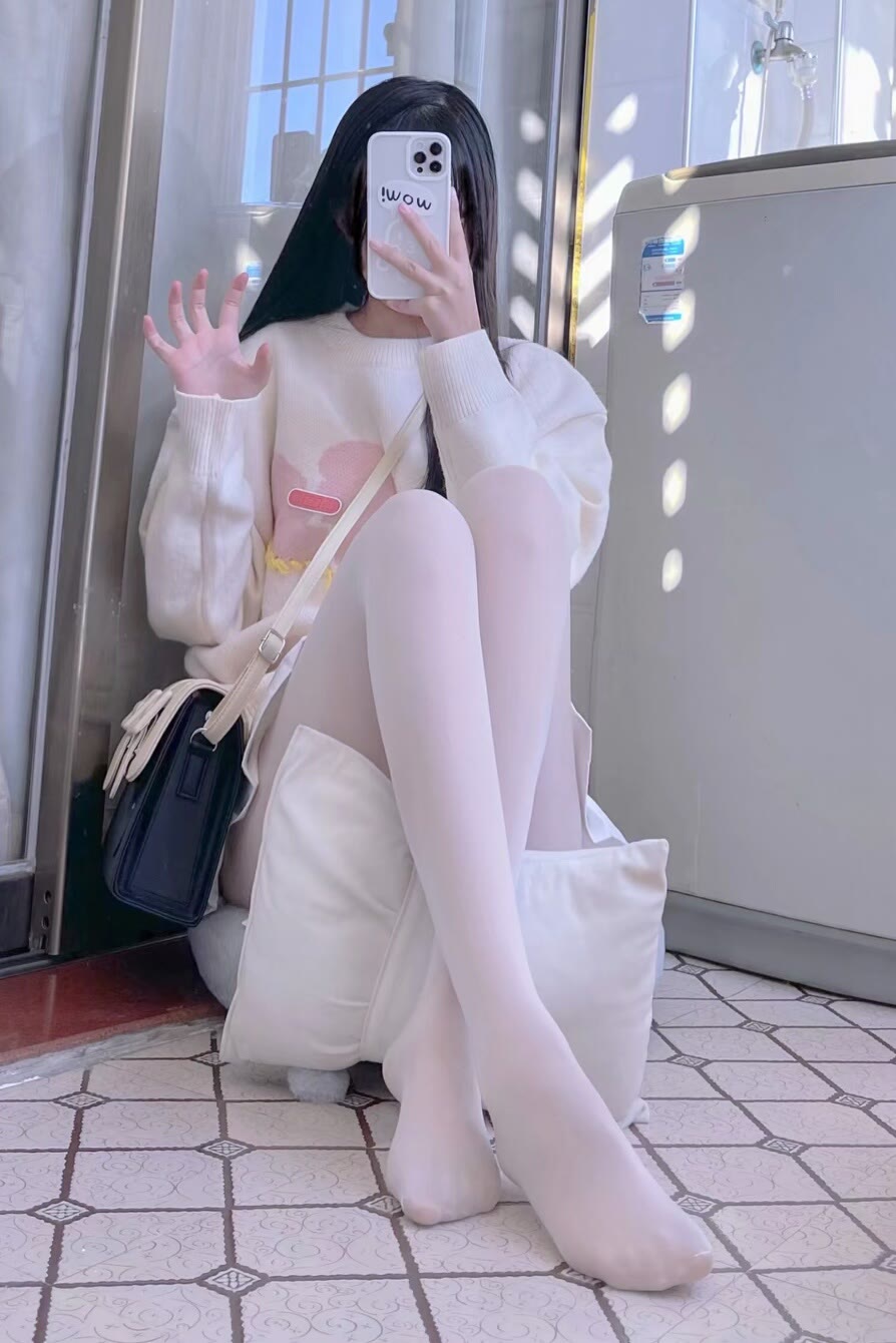 在角落的白丝超短裙大长腿小萝莉-宪雯學网