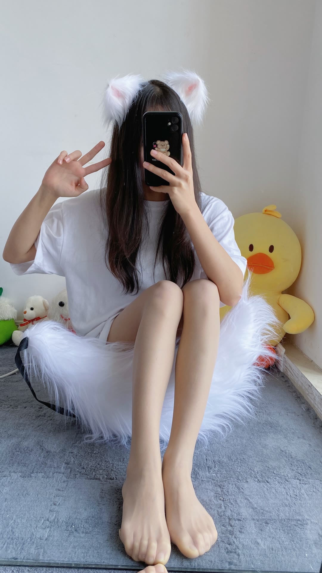 坐在毛毛上的肉丝玉足超嫩小姐姐-宪雯學网